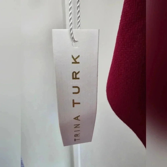 NWT Trina‎ turk zeal off the shoulder crepe cape cocktail dress raspberry size 8 - Picture 6 of 8
